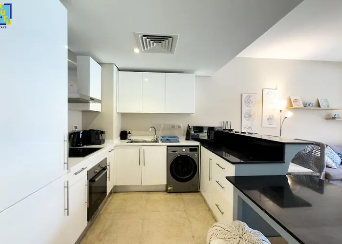 The Striking 2bdr Mangroovy Free Pool & Apartment *